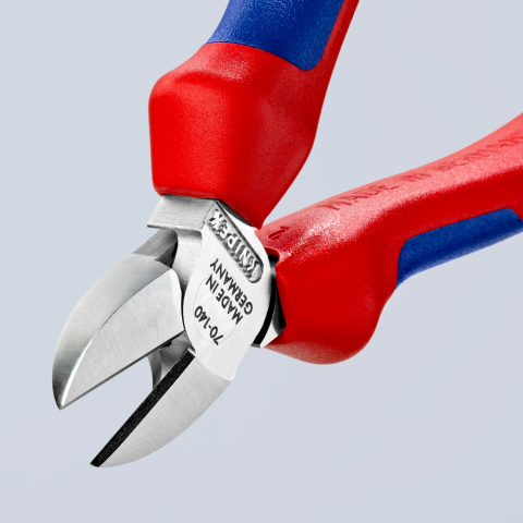 Knipex pince coupante latérale pour plastique, longueur 140mm chez Selva  Online