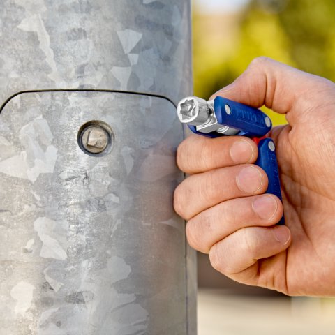 Clé universelle pour armoires de commande « DoubleJoint »