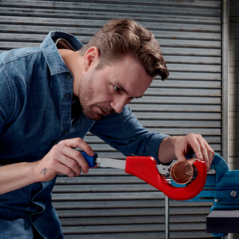 Knipex tubix pipe shop cutter